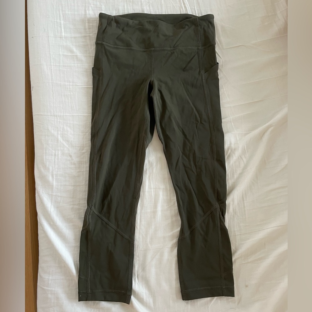 Women’s Lululemom Olive Green Crop Legging size 4